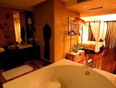 养生会所的黄昏恋：当爱情遇上八十岁